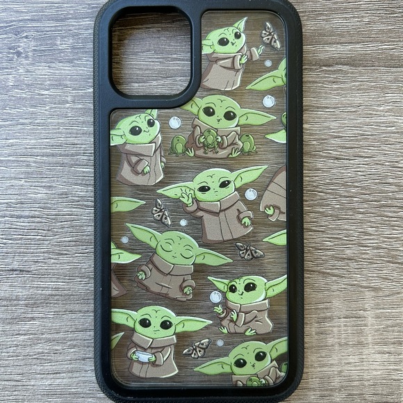 Disney Star Wars iPhone 12/12 pro case - Picture 1 of 2